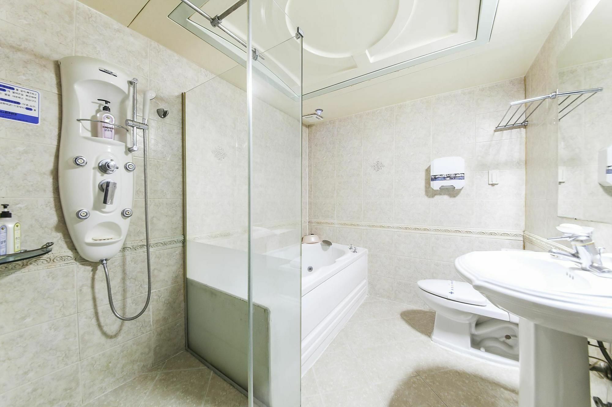 בוסאן Haeundae Aone Hotel מראה חיצוני תמונה